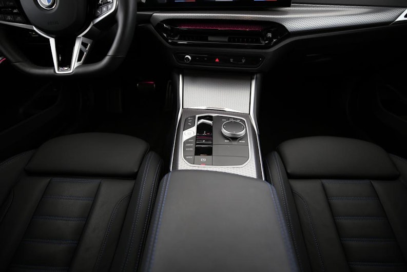 Vehicle image BMW 3 SERIES