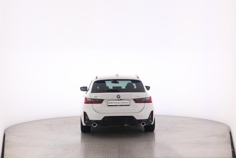 Vehicle image BMW 3 SERIES