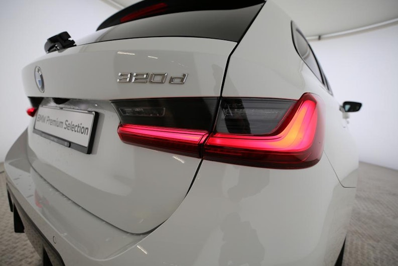 Vehicle image BMW 3 SERIES