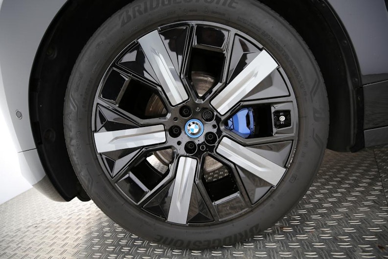 Vehicle image BMW iX