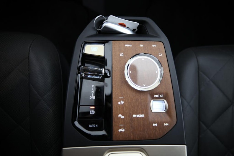 Vehicle image BMW iX