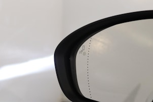 Vehicle image MITSUBISHI Grandis 1.8 HEV Instyle