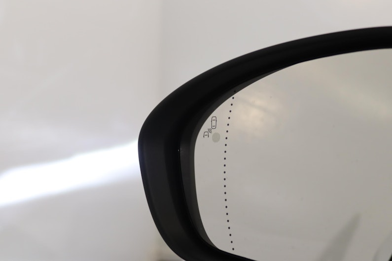 Vehicle image MITSUBISHI GRANDIS