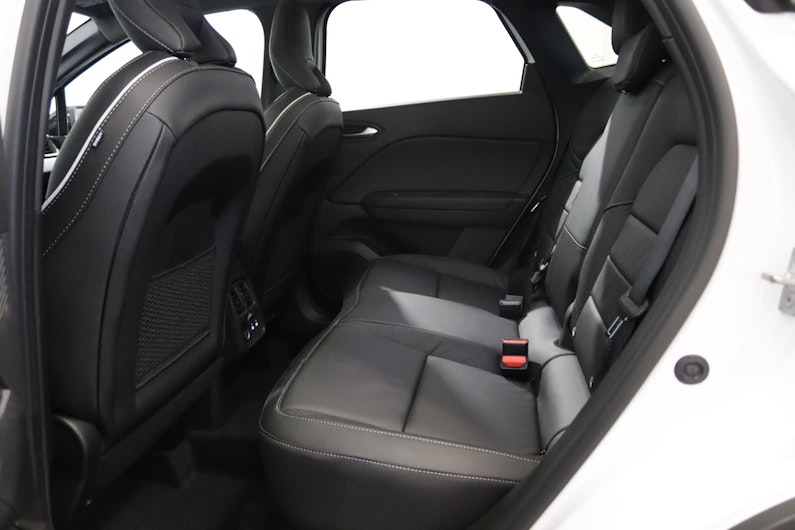 Vehicle image MITSUBISHI GRANDIS