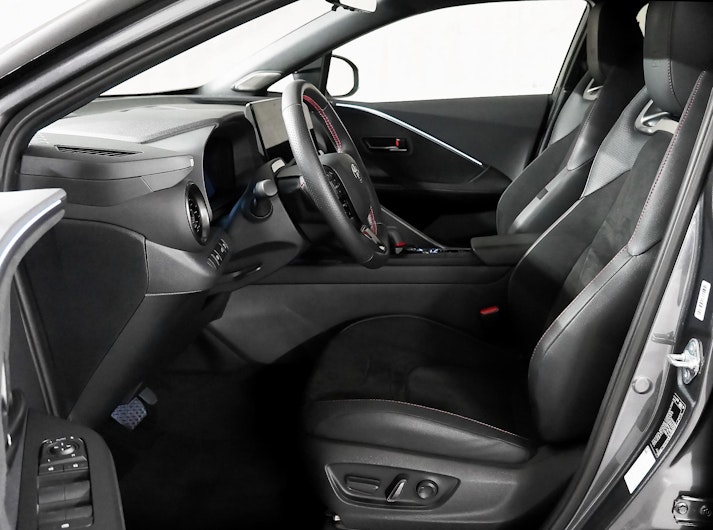 Vehicle image TOYOTA C-HR