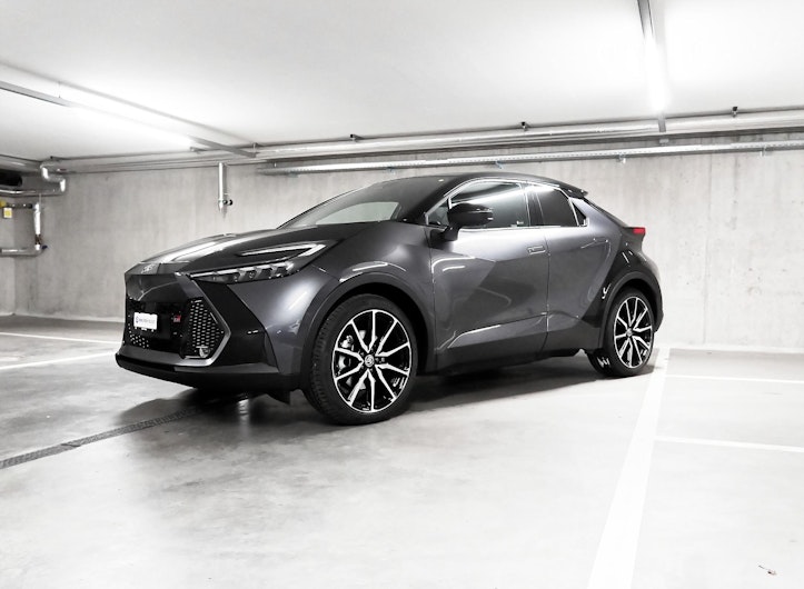 Vehicle image TOYOTA C-HR