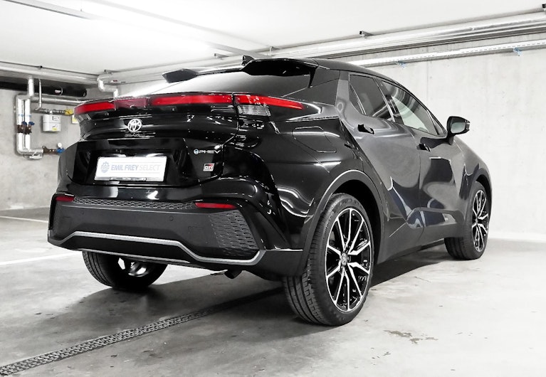 Vehicle image TOYOTA C-HR