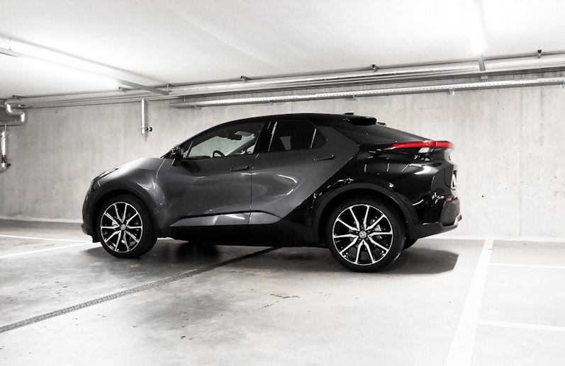 Vehicle image TOYOTA C-HR