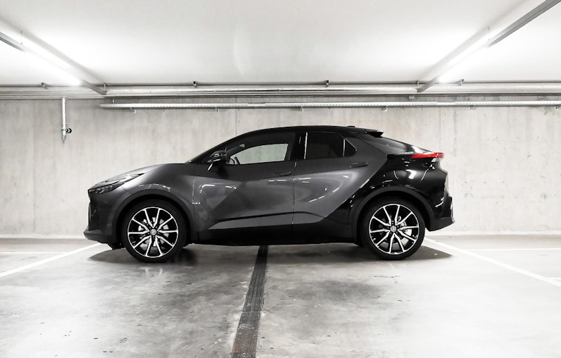 Vehicle image TOYOTA C-HR