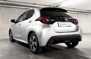 Vehicle image TOYOTA Yaris 1.5 VVT-i HSD Trend