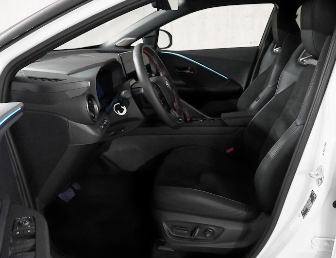 Vehicle image TOYOTA C-HR