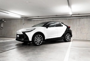 Vehicle image TOYOTA C-HR 2.0 PHEV GR Sport Premiere