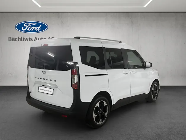 Ford E-Tourneo Courier Titanium
