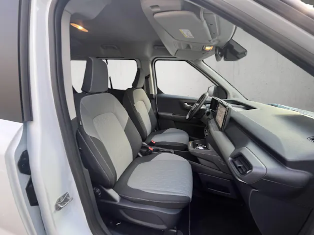 Ford E-Tourneo Courier Titanium