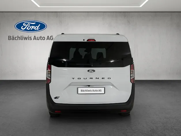 Ford E-Tourneo Courier Titanium
