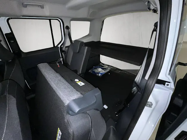 Ford E-Tourneo Courier Titanium