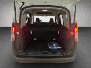Ford E-Tourneo Courier Titanium