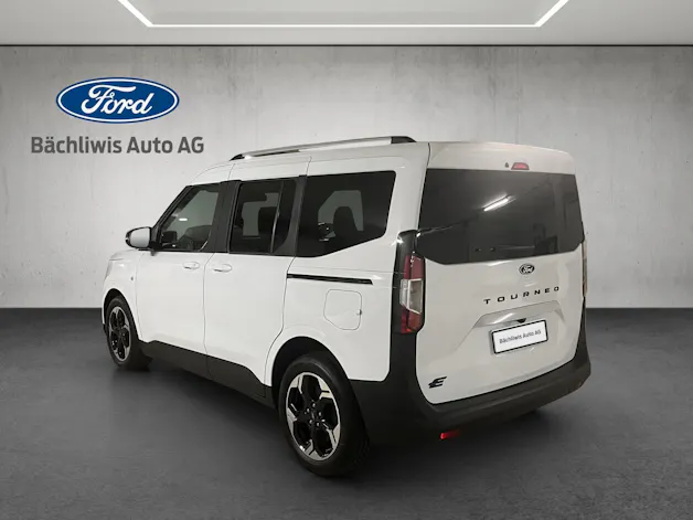 Ford E-Tourneo Courier Titanium