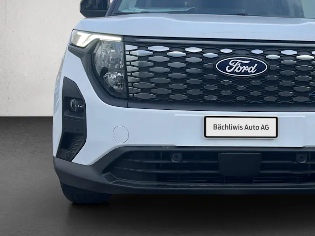 Ford E-Tourneo Courier Titanium