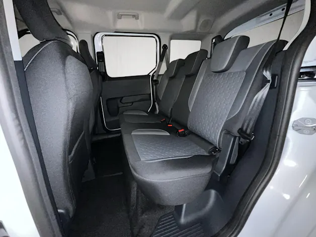 Ford E-Tourneo Courier Titanium