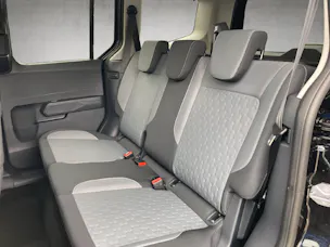 Ford Tourneo Courier 1.0 EcoBoost Titanium