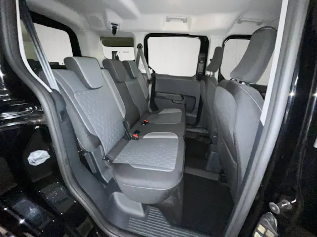 Ford Tourneo Courier 1.0 EcoBoost Titanium