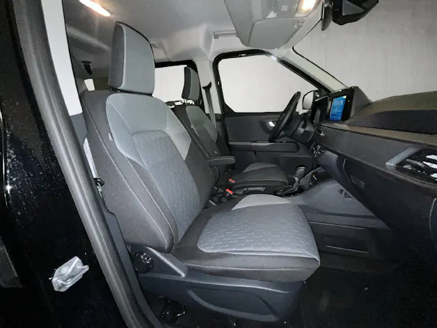 Ford Tourneo Courier 1.0 EcoBoost Titanium