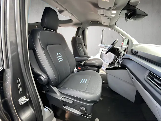 Ford E-Tourneo C Bus 340 L1 Active