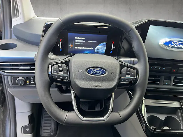 Ford E-Tourneo C Bus 340 L1 Active