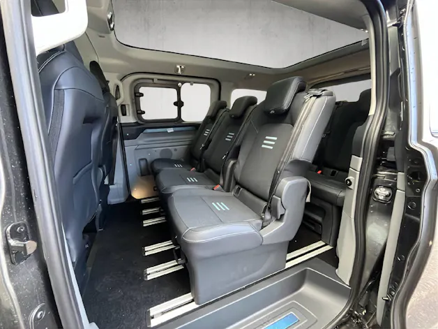 Ford E-Tourneo C Bus 340 L1 Active