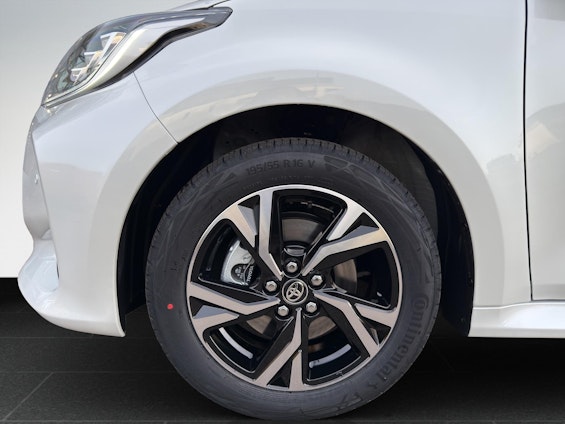 Vehicle image 19 Vehicle image 19