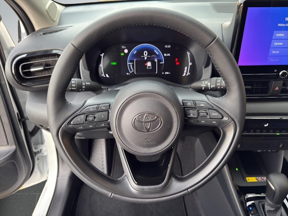 Vehicle image 9 Vehicle image 9