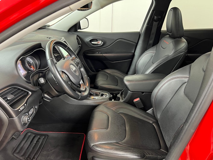 immagine del veicolo JEEP CHEROKEE