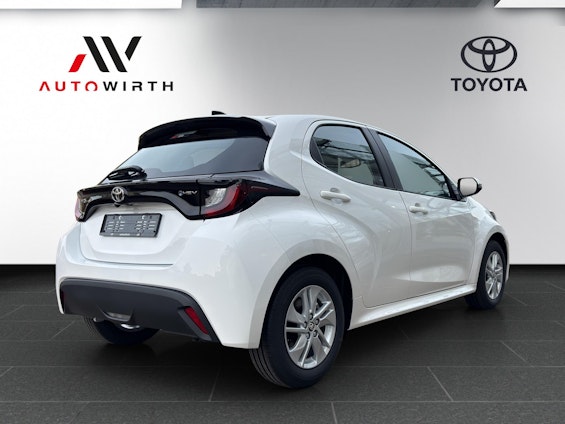 Vehicle image 4 Vehicle image 4