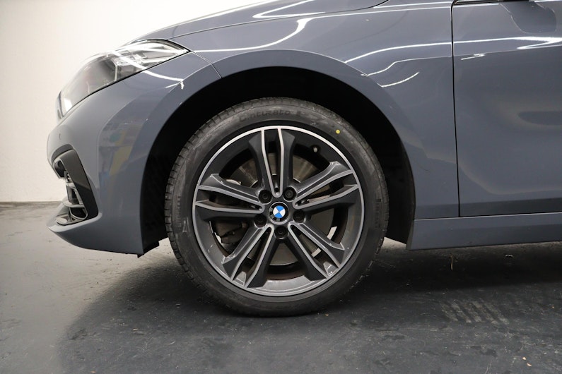 Vehicle image BMW 1 SERIES