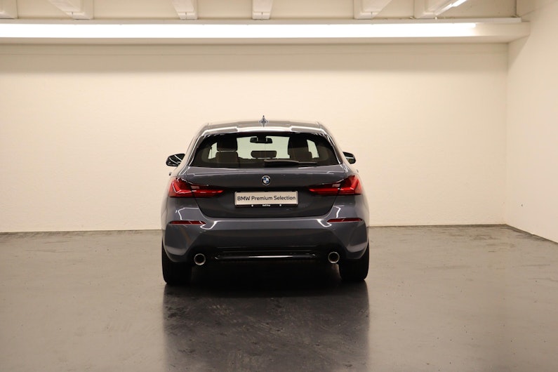 Vehicle image BMW 1 SERIES