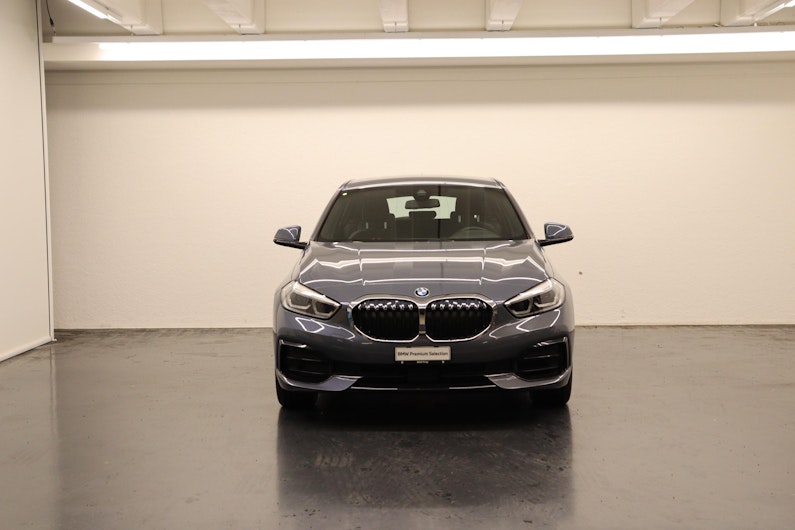 Vehicle image BMW 1 SERIES