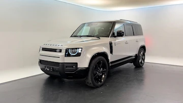 image du véhicule LAND ROVER Defender 110 2.0 P300e X-Dynamic SE image du véhicule LAND ROVER Defender 110 2.0 P300e X-Dynamic SE