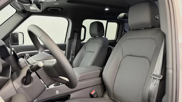 Land Rover Defender 110 2.0 P300e X-Dynamic SE