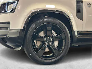 Land Rover Defender 110 2.0 P300e X-Dynamic SE
