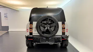 Land Rover Defender 110 2.0 P300e X-Dynamic SE