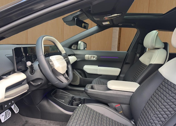 Vehicle image 5 Vehicle image 5