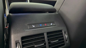 Fahrzeugbild LAND ROVER Discovery Sport 1.5 T 270e Landmark