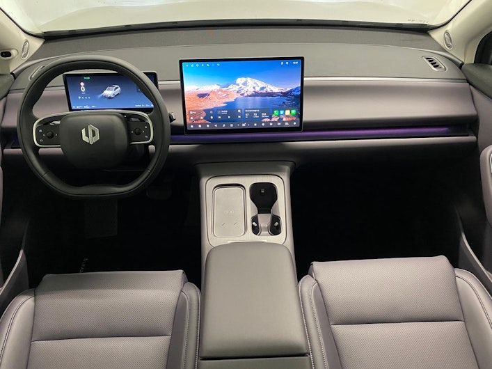 Vehicle image LEAPMOTOR C10