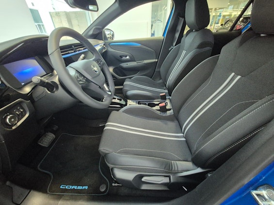 Vehicle image 5 Vehicle image 5