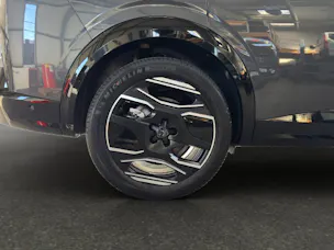 Peugeot 5008 e-Launch Edition AWD