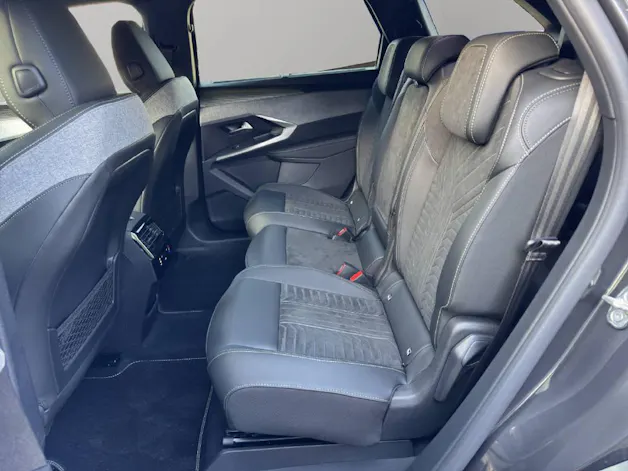 Peugeot 5008 e-Launch Edition AWD