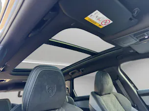 Peugeot 5008 e-Launch Edition AWD
