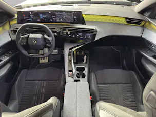 Peugeot 5008 e-Launch Edition AWD