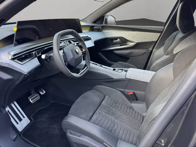 Peugeot 5008 e-Launch Edition AWD
